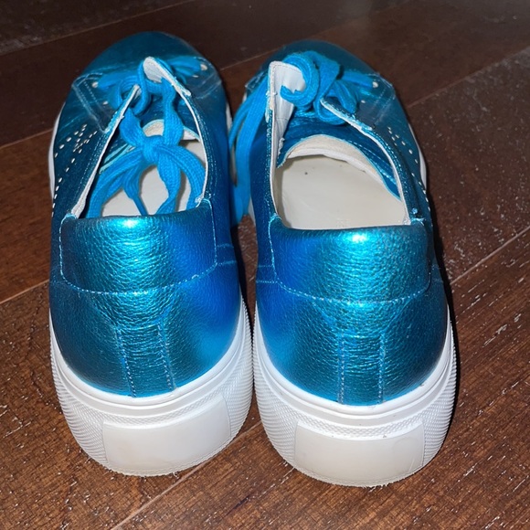 Blue shoes - Picture 3 of 9